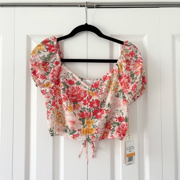 NWT Love and Piece Bright Floral Cropped Blouse Top - Picture 1 of 4